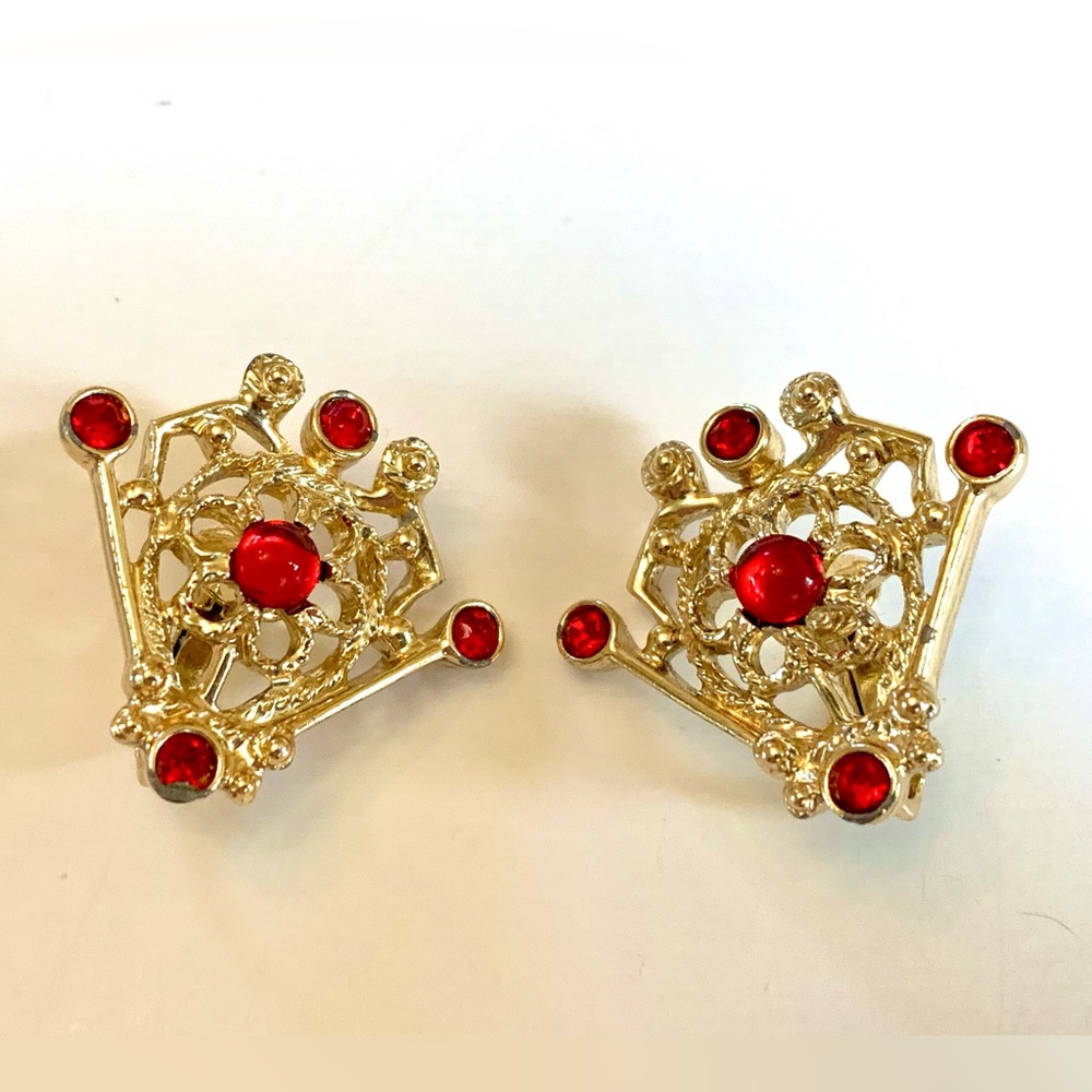 Vintage Sarah Coventry Serenade Clip On Earrings Gold tone with Red Gems